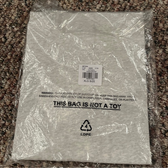 Pacsun T-shirt - Picture 2 of 3